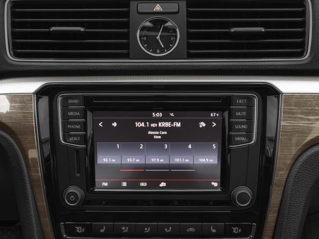 2018 Volkswagen Passat 2.0T S photo 3