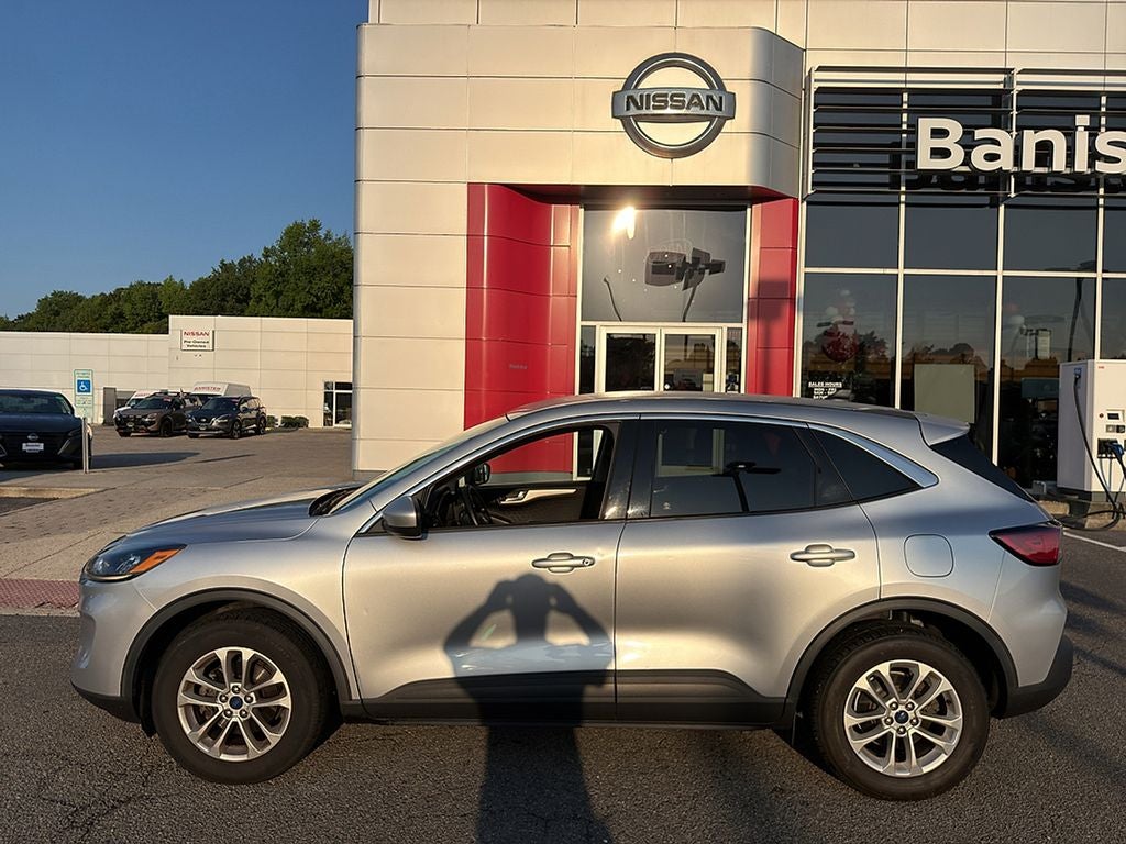 2020 Ford Escape SE