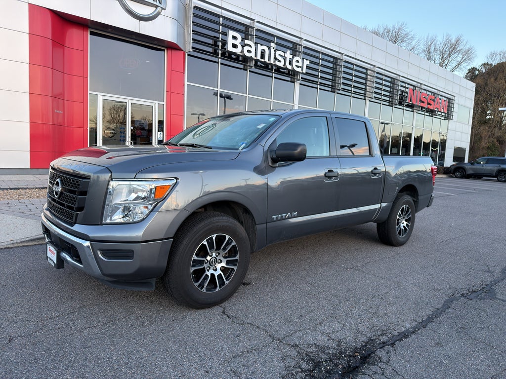 2023 Nissan Titan SV