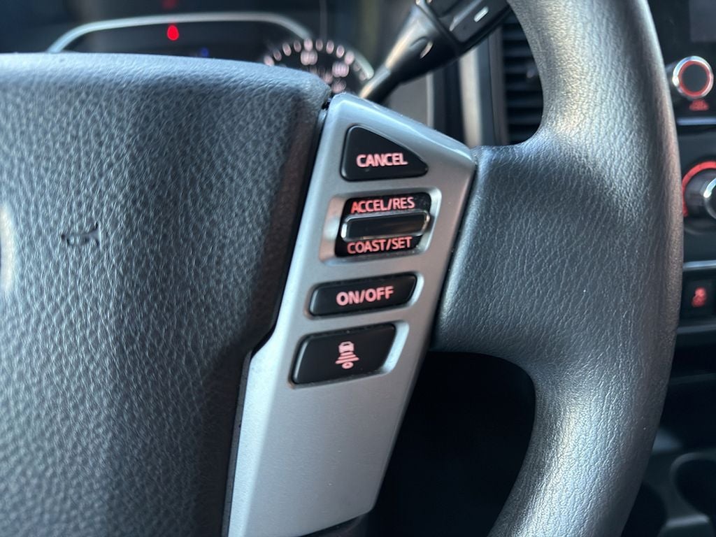 2023 Nissan Titan SV