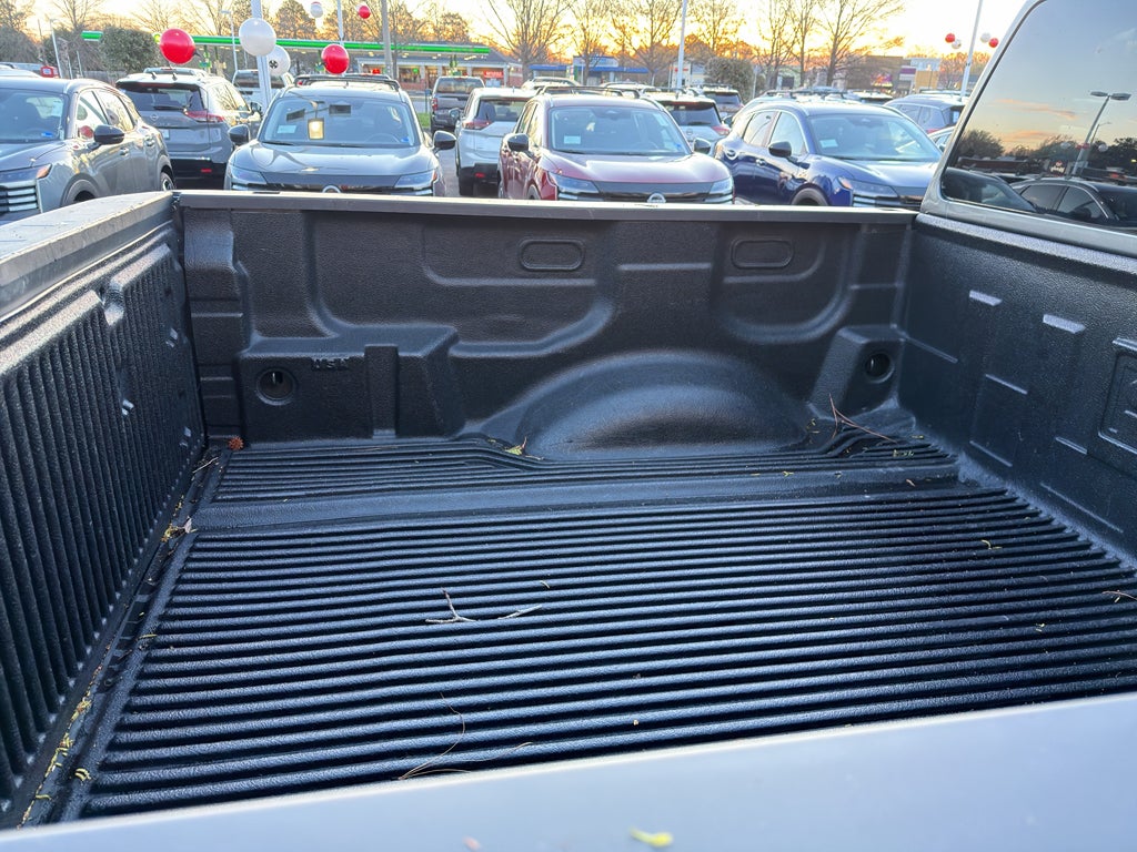 2023 Nissan Titan SV