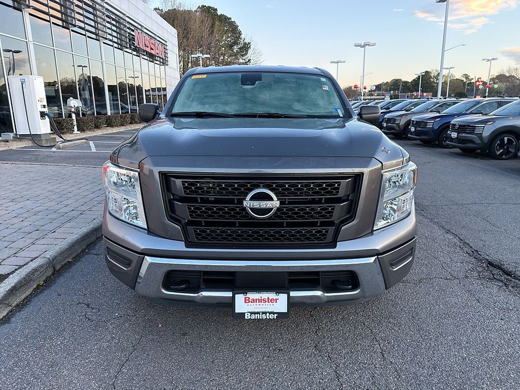 2023 Nissan Titan SV
