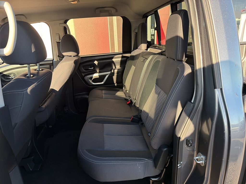 2023 Nissan Titan SV