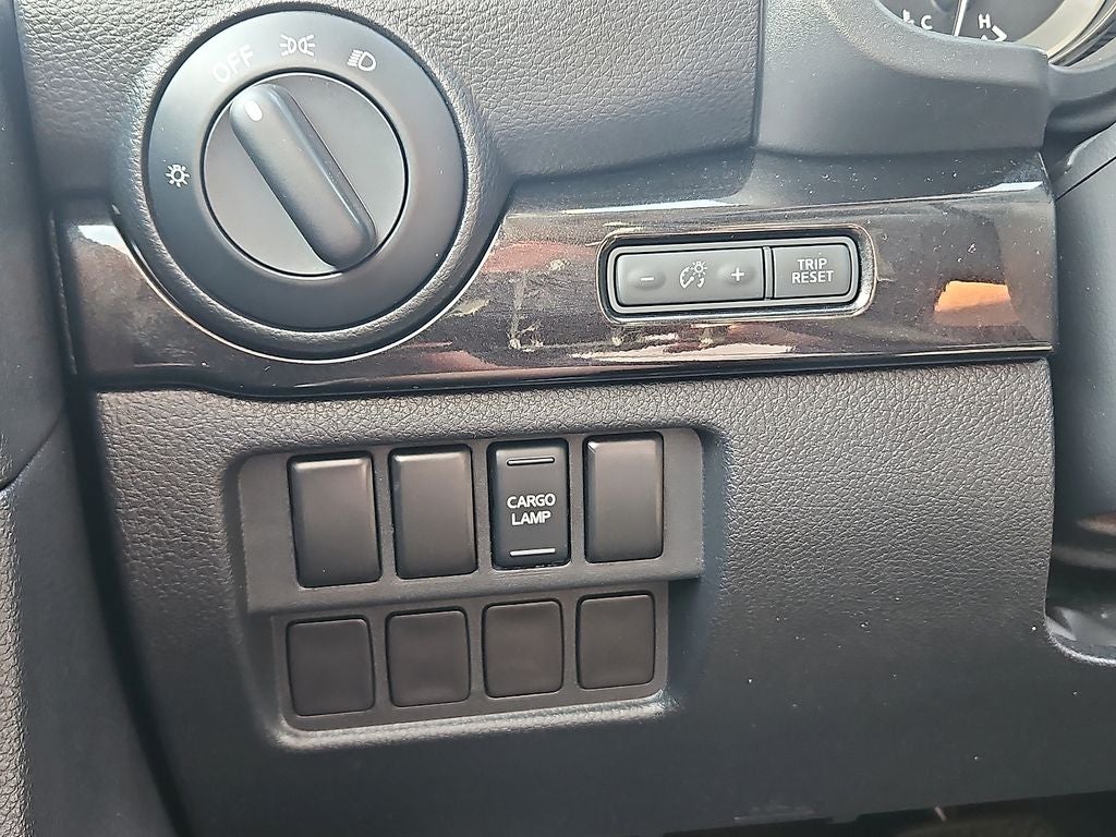 2017 Nissan Titan SV