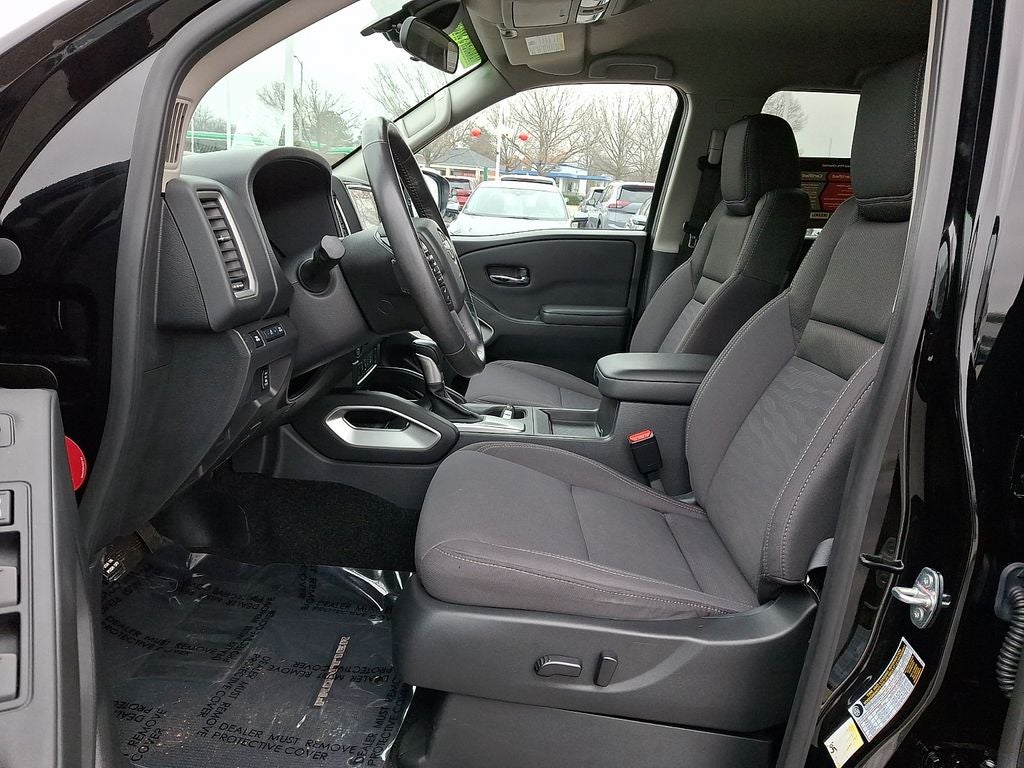 2024 Nissan Frontier SV