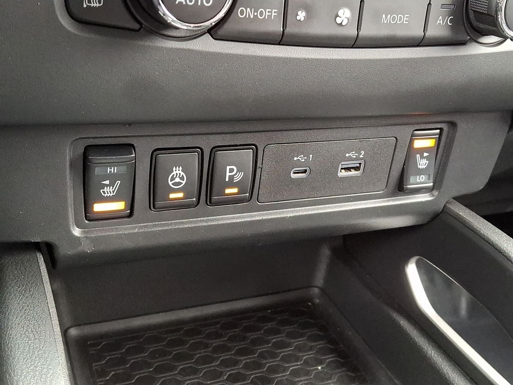 2024 Nissan Frontier SV