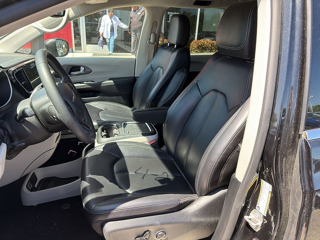 2023 Chrysler Pacifica Hybrid Touring L