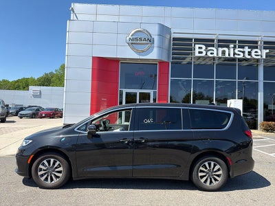 2023 Chrysler Pacifica Hybrid Touring L