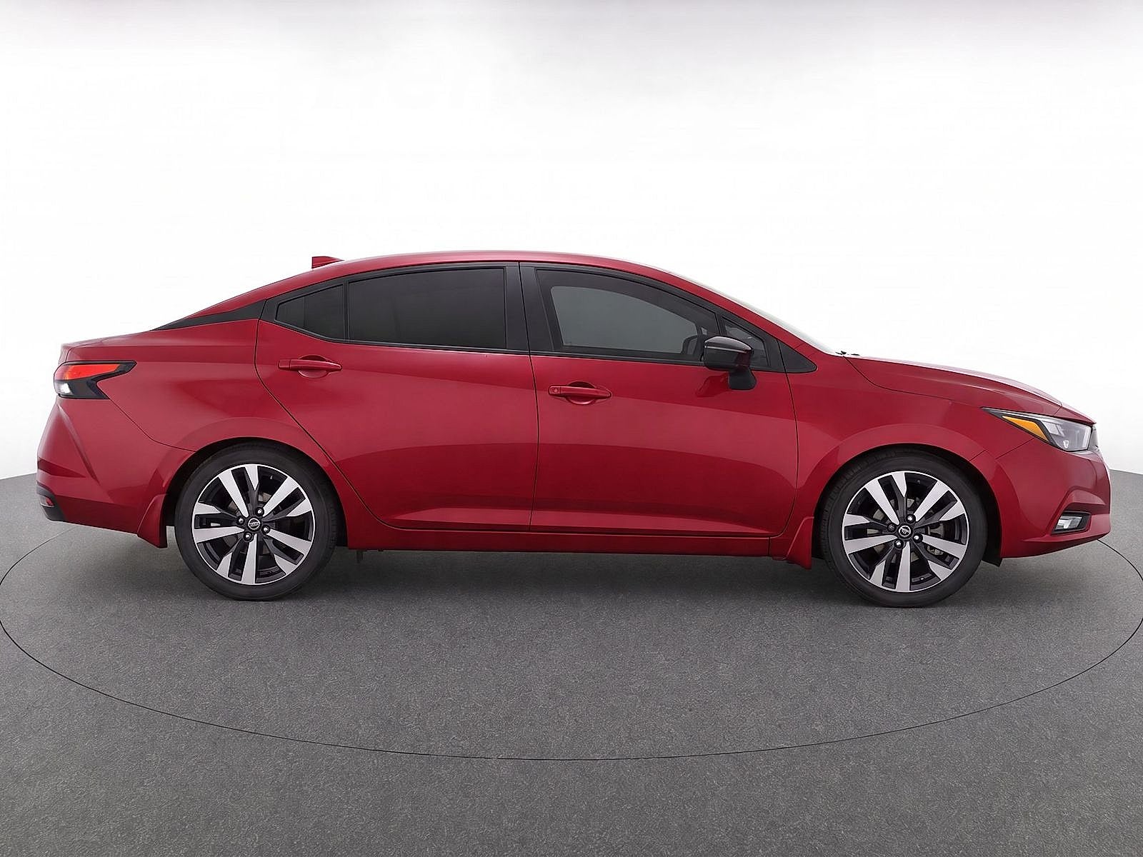 2020 Nissan Versa SR