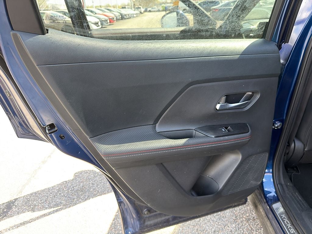 2025 Nissan Kicks SR