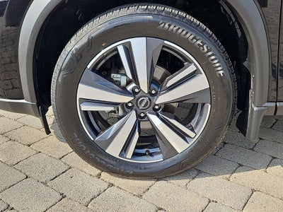 2025 Nissan Rogue SL