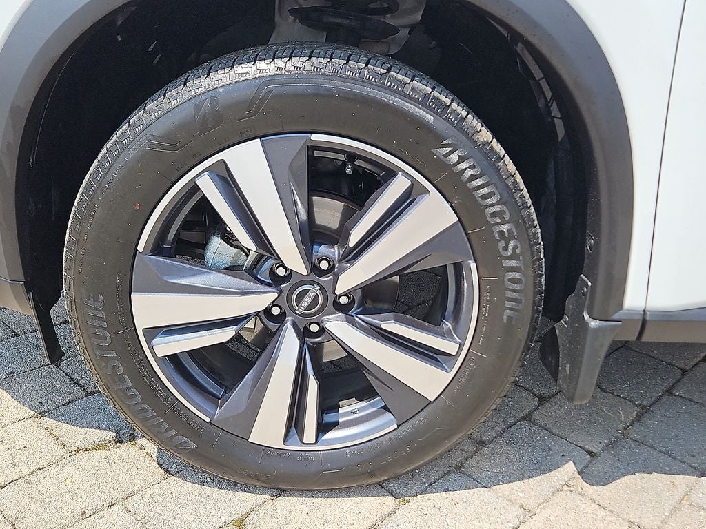 2025 Nissan Rogue SL
