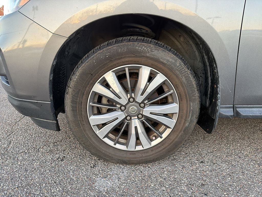 2020 Nissan Pathfinder S