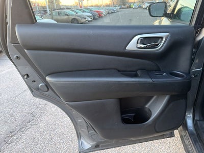 2020 Nissan Pathfinder S