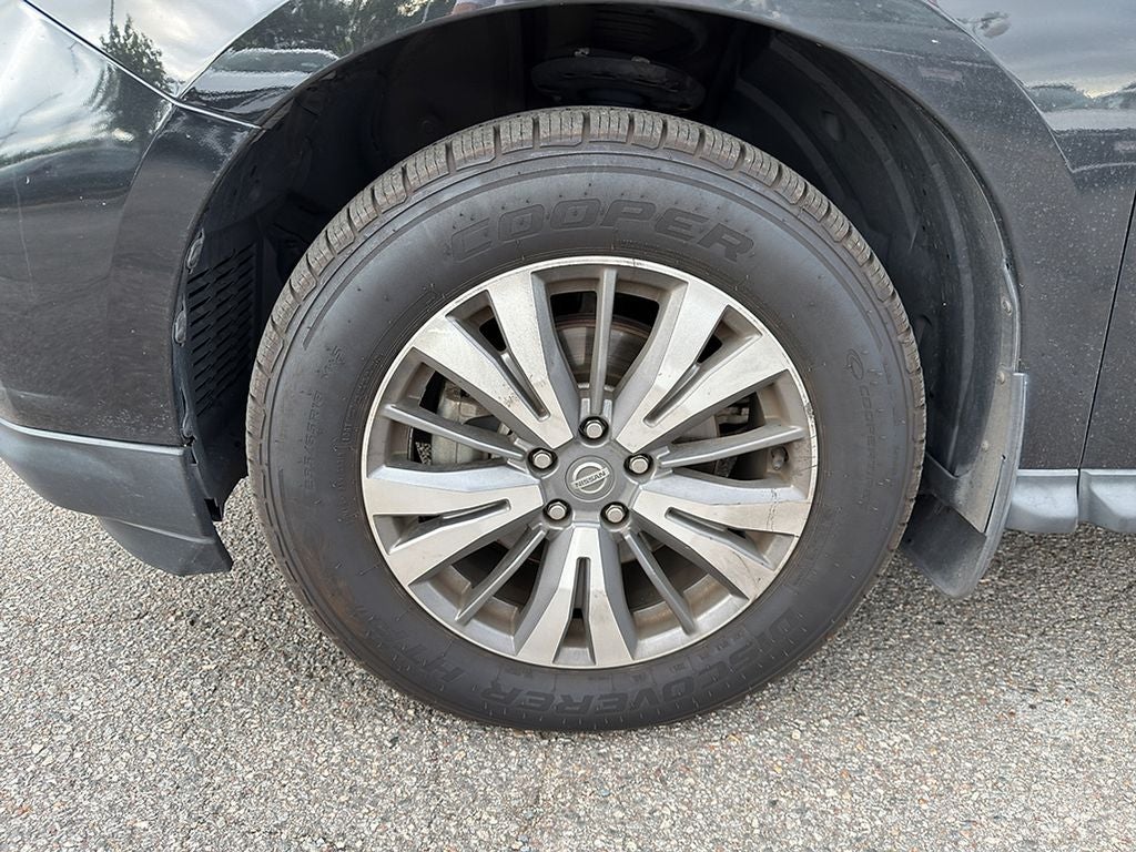 2020 Nissan Pathfinder SV