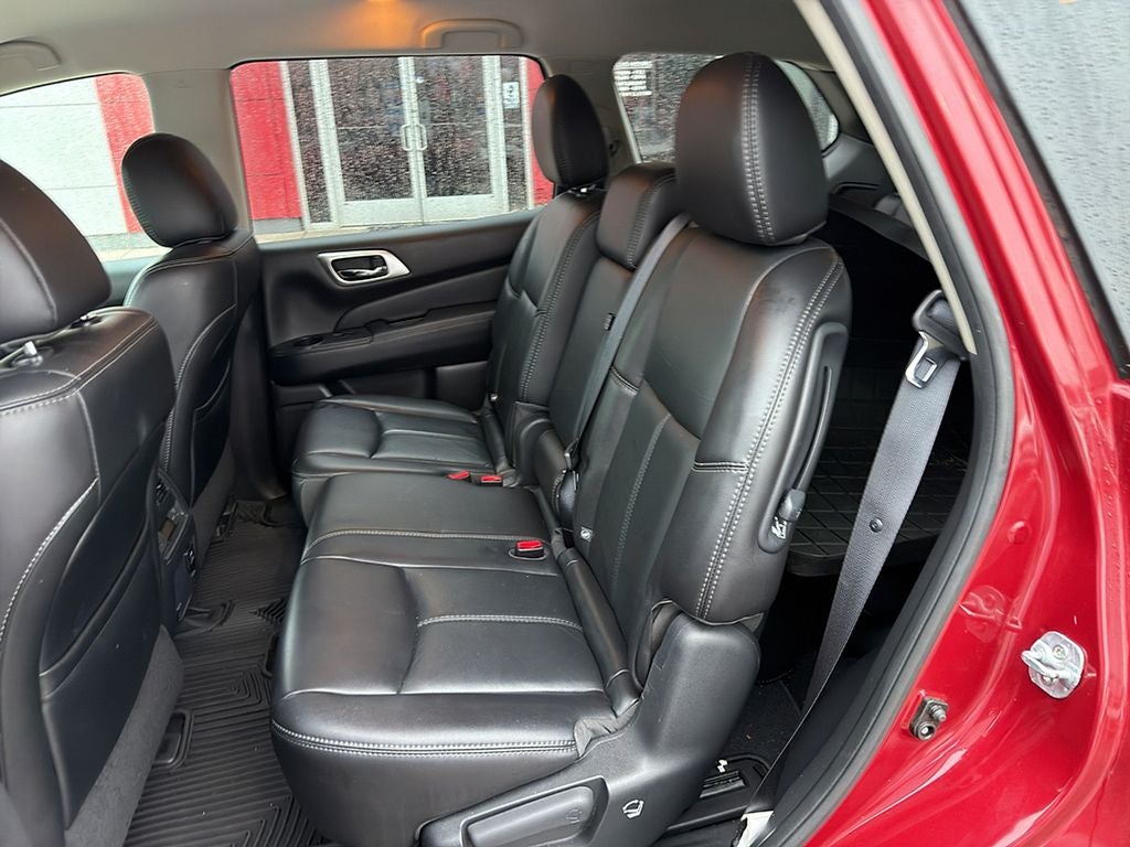 2017 Nissan Pathfinder SL
