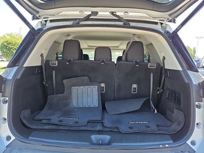 2023 Nissan Pathfinder SV