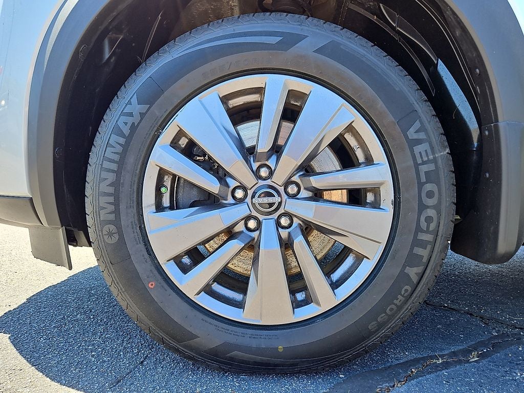 2023 Nissan Pathfinder SV