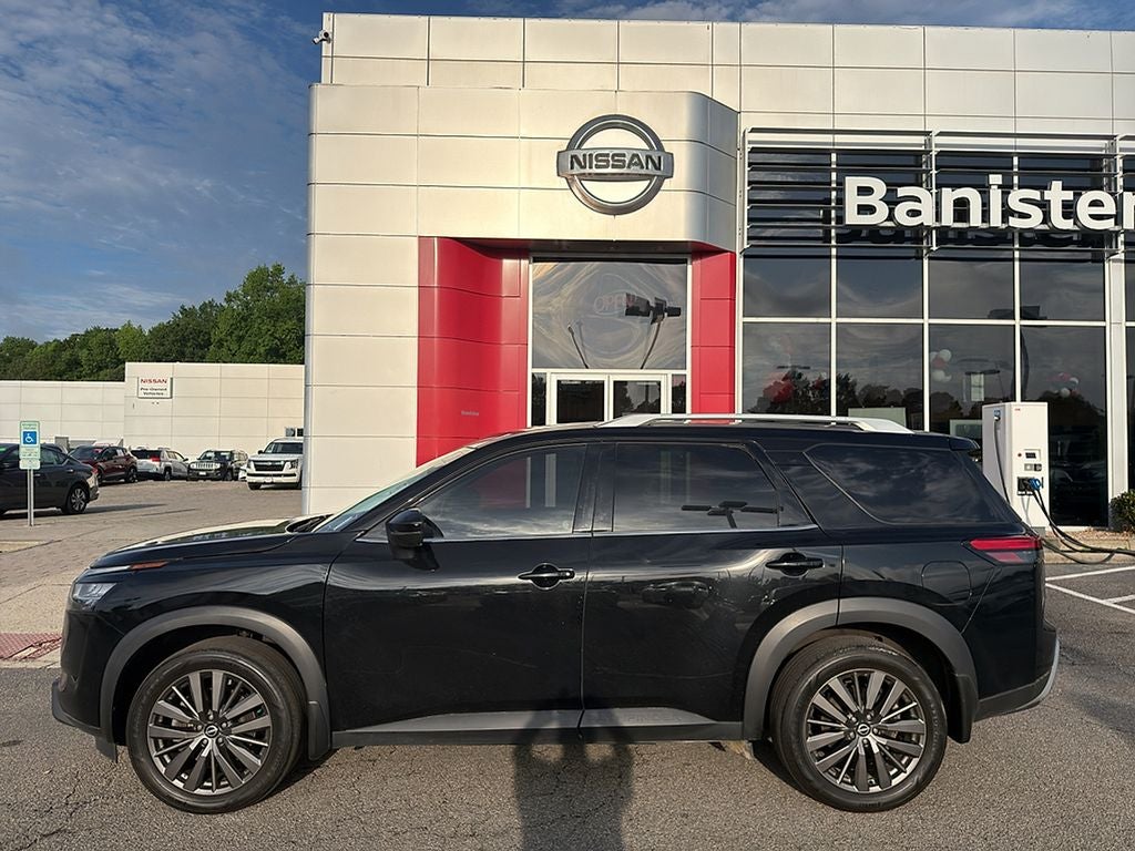 2023 Nissan Pathfinder SL