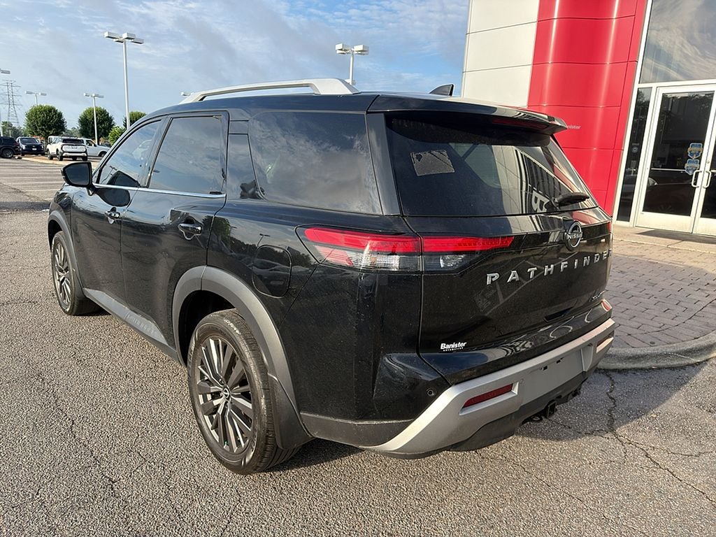 2023 Nissan Pathfinder SL