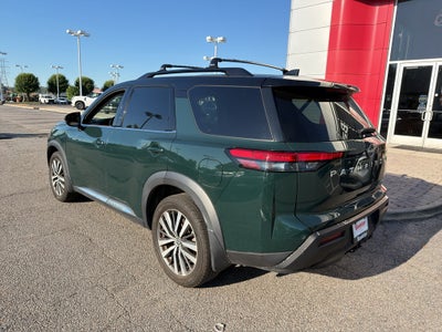 2022 Nissan Pathfinder Platinum