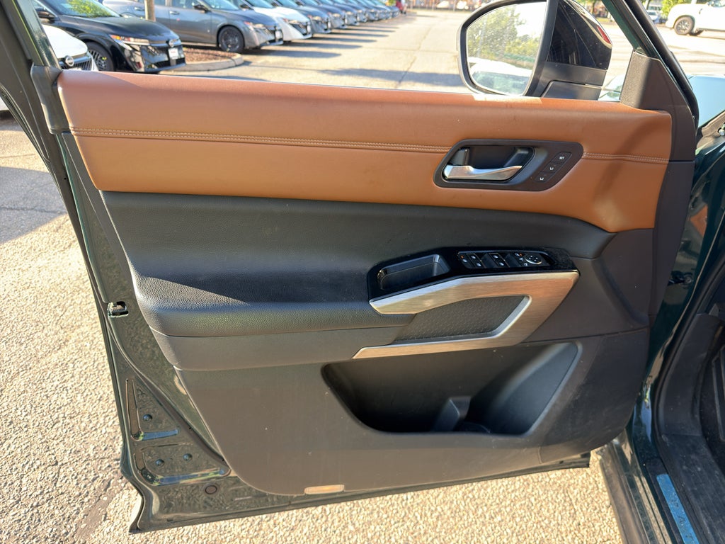 2022 Nissan Pathfinder Platinum