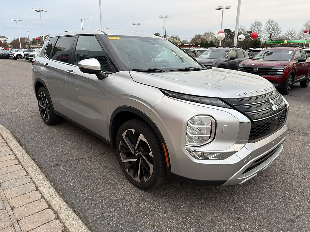 2022 Mitsubishi Outlander SE