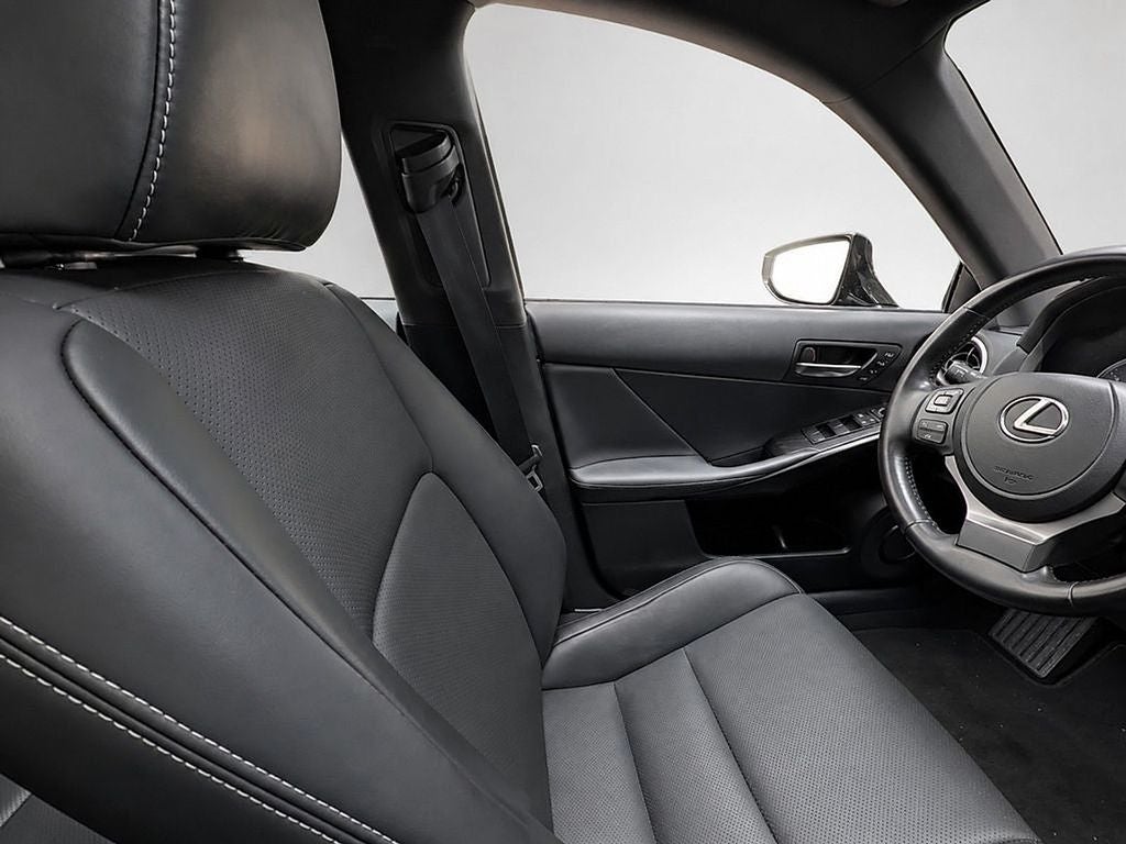 2022 Lexus IS 300 Base
