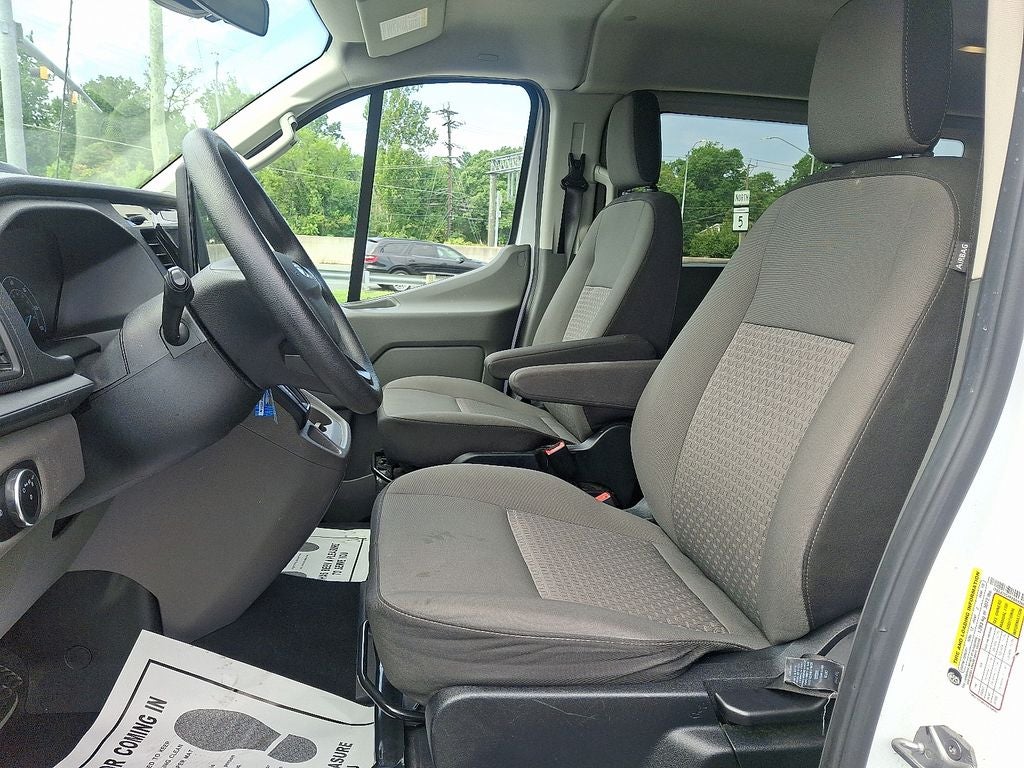 2023 Ford Transit Wagon XLT