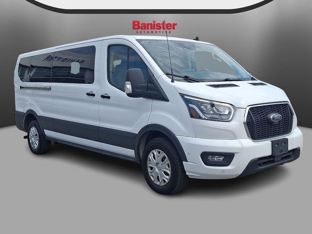 2023 Ford Transit Wagon XLT