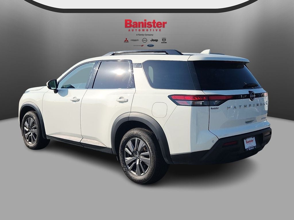 2024 Nissan Pathfinder SV