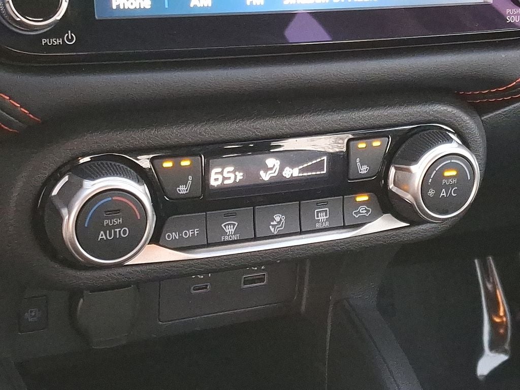 2025 Nissan Versa SR