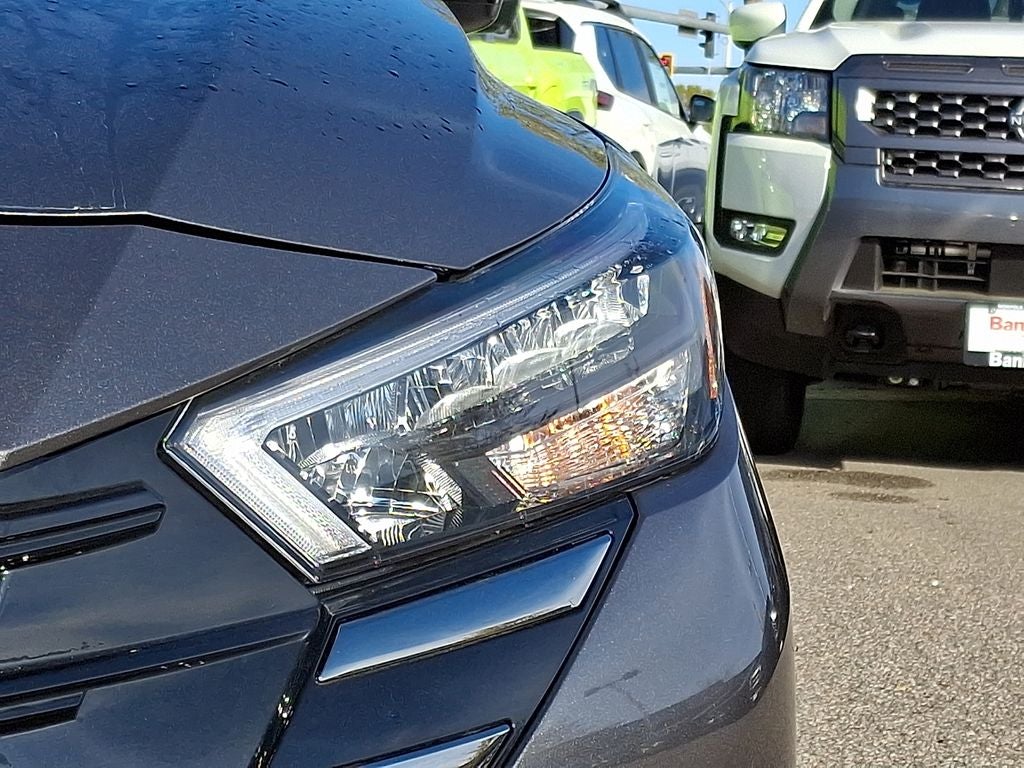 2025 Nissan Versa SR