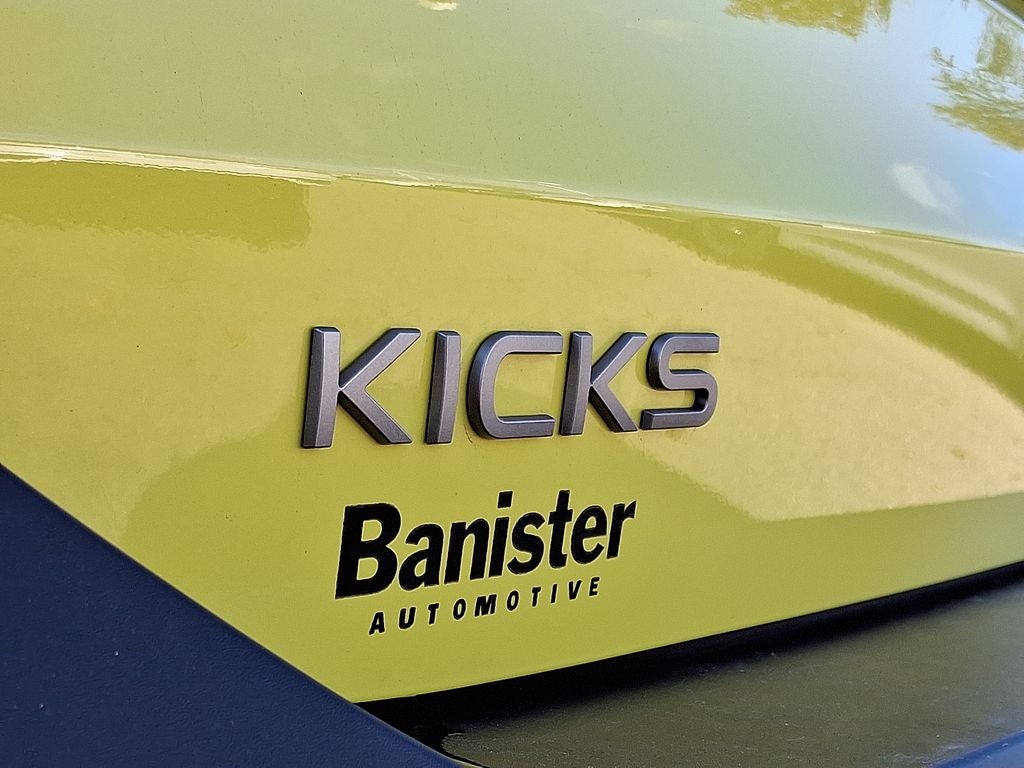 2025 Nissan Kicks SR