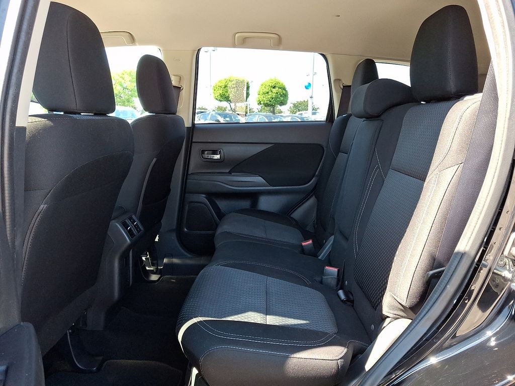 2020 Mitsubishi Outlander ES