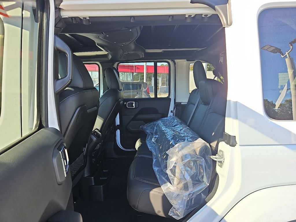 2025 Jeep Wrangler WRANGLER 4-DOOR SAHARA