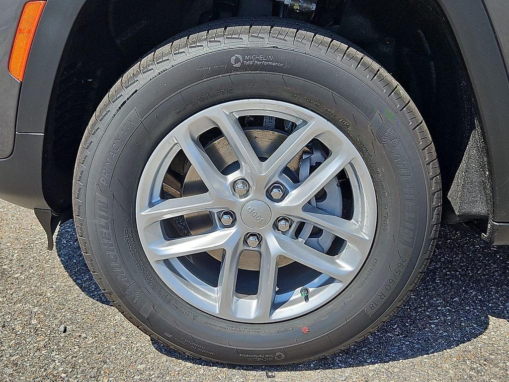 2026 Jeep Grand Cherokee GRAND CHEROKEE LAREDO X 4X4