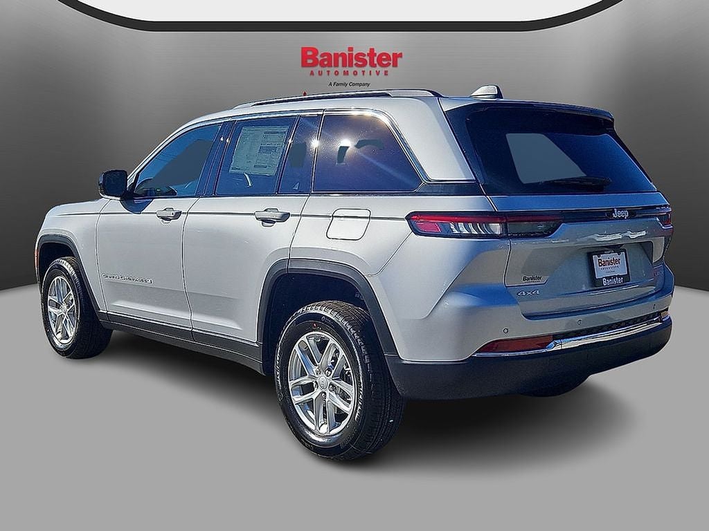 2025 Jeep Grand Cherokee GRAND CHEROKEE LAREDO X 4X4