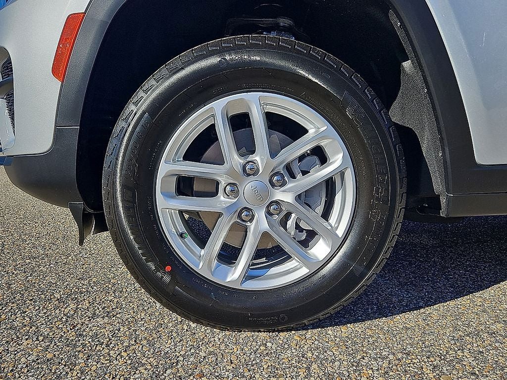 2025 Jeep Grand Cherokee GRAND CHEROKEE LAREDO X 4X4