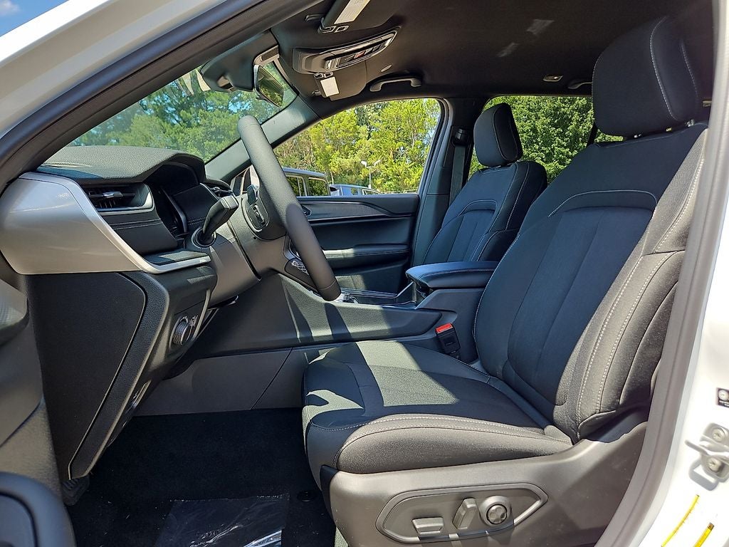 2026 Jeep Grand Cherokee GRAND CHEROKEE LAREDO 4X4