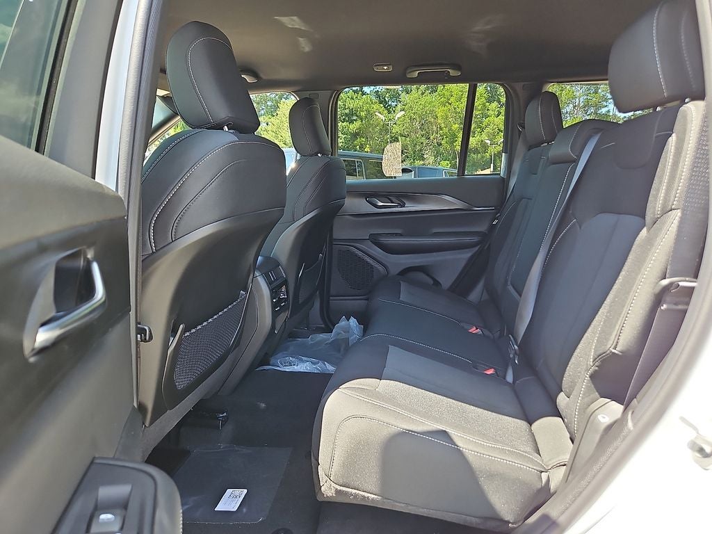 2026 Jeep Grand Cherokee GRAND CHEROKEE LAREDO 4X4