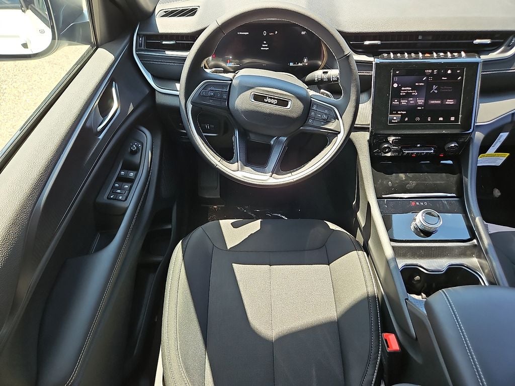 2026 Jeep Grand Cherokee GRAND CHEROKEE LAREDO 4X4