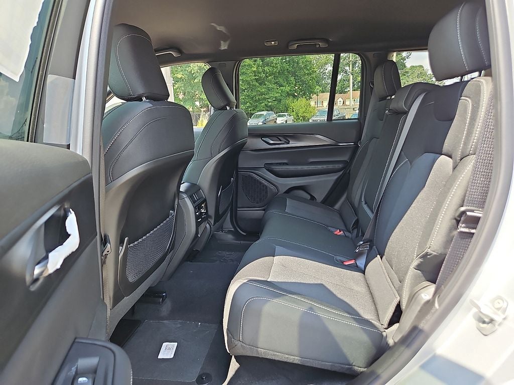 2026 Jeep Grand Cherokee GRAND CHEROKEE LAREDO 4X4