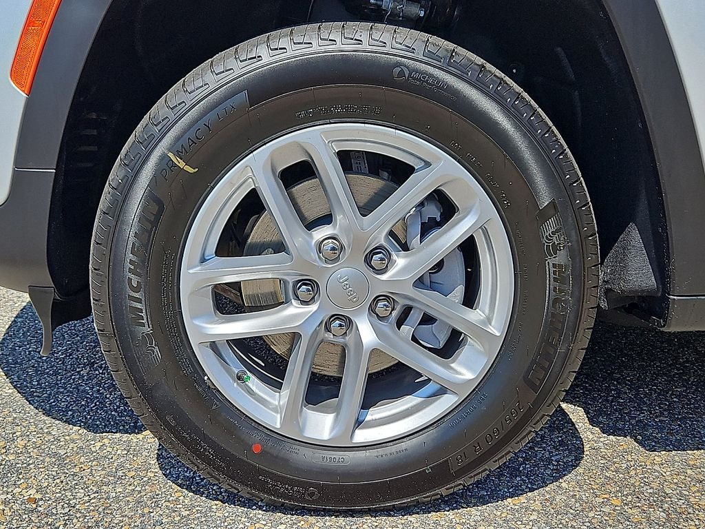 2026 Jeep Grand Cherokee GRAND CHEROKEE LAREDO X 4X4