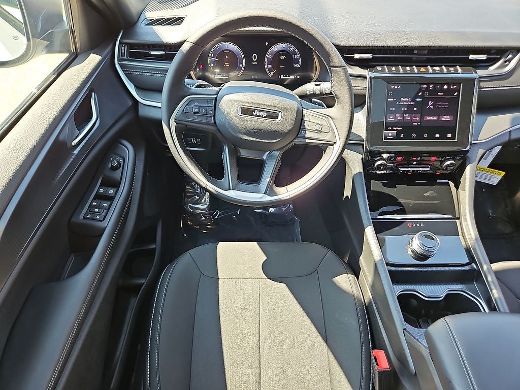 2026 Jeep Grand Cherokee GRAND CHEROKEE LAREDO X 4X4