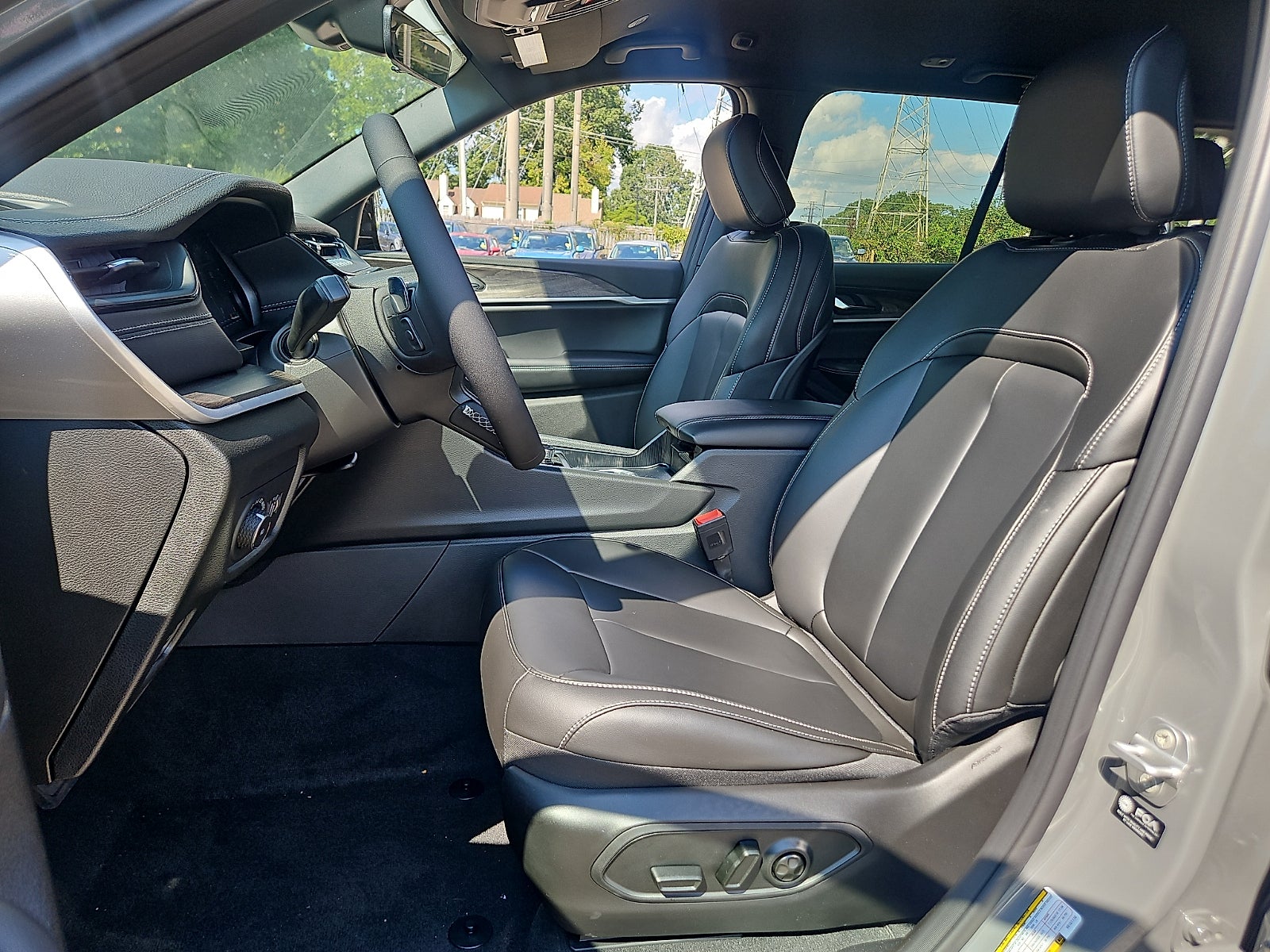 2027 Jeep Grand Cherokee GRAND CHEROKEE LIMITED 4X4