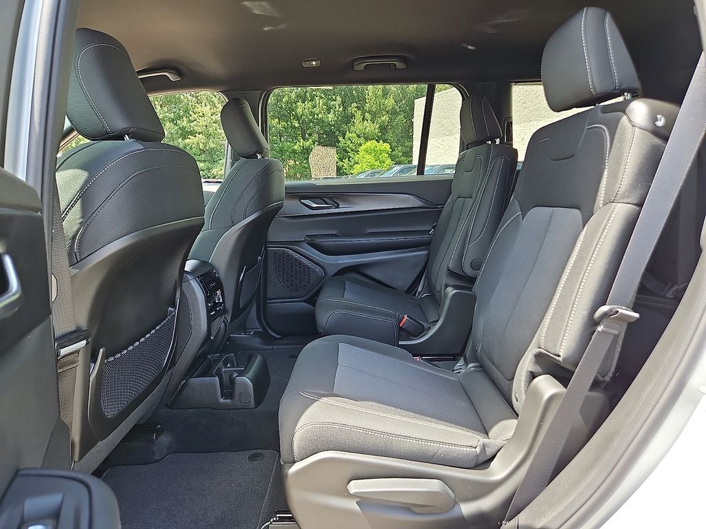 2026 Jeep Grand Cherokee GRAND CHEROKEE L LAREDO 4X4