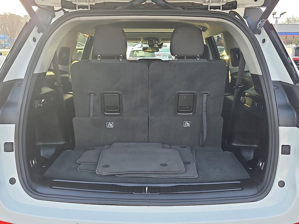 2023 Jeep Grand Cherokee L Laredo 4x4