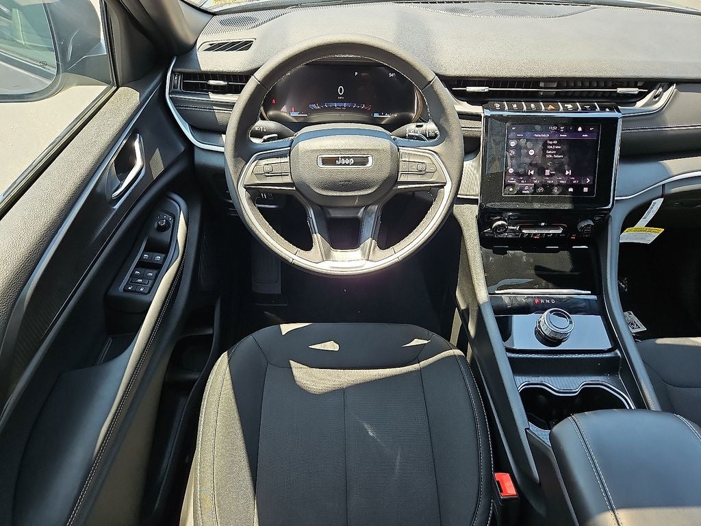 2025 Jeep Grand Cherokee GRAND CHEROKEE L LAREDO X 4X4