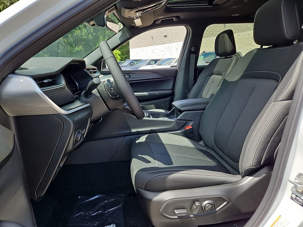2026 Jeep Grand Cherokee GRAND CHEROKEE L LAREDO X 4X4